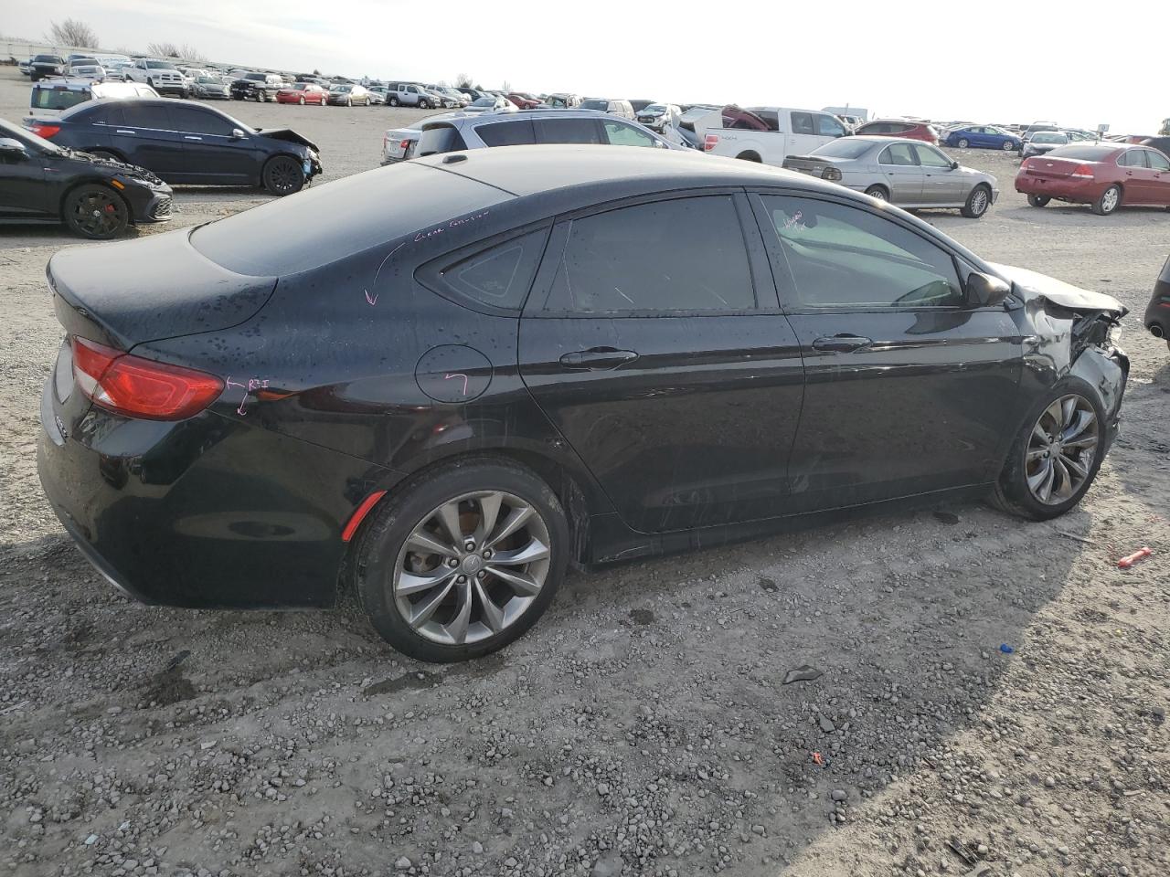 2015 Chrysler 200 S vin: 1C3CCCBB7FN538571