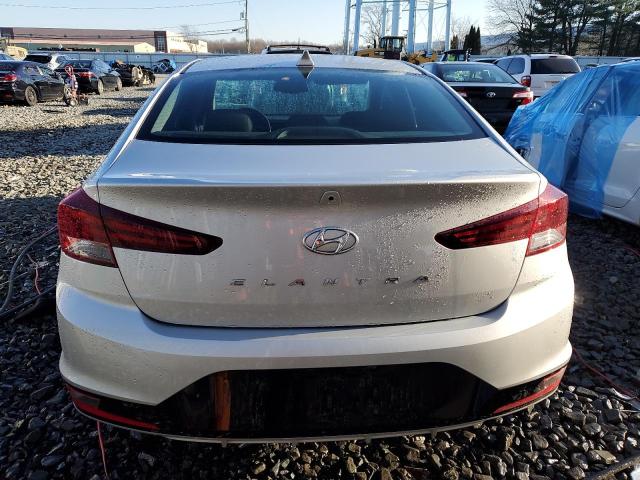 2019 HYUNDAI ELANTRA SE - 5NPD84LF0KH436080