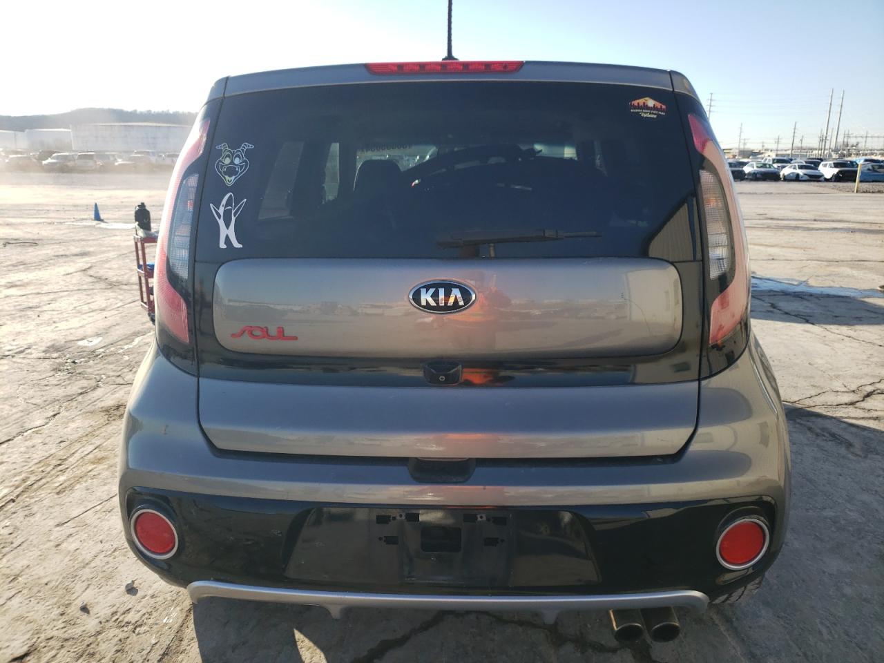 KNDJX3AA5J7593212 2018 Kia Soul !