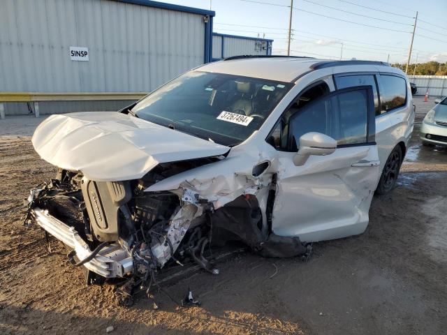 Lot #2414189221 2021 CHRYSLER PACIFICA H salvage car
