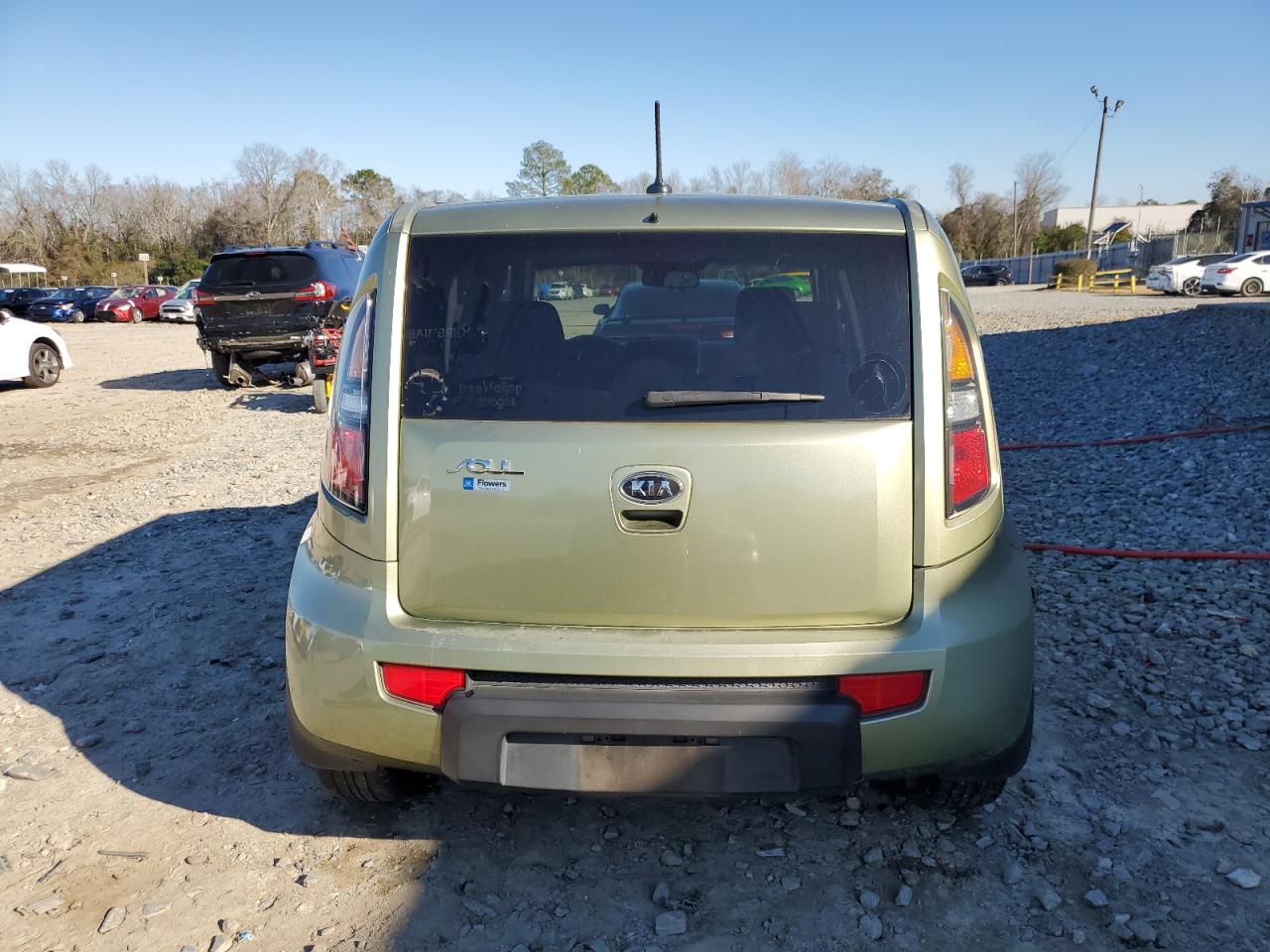 KNDJT2A27B7339565 2011 Kia Soul +