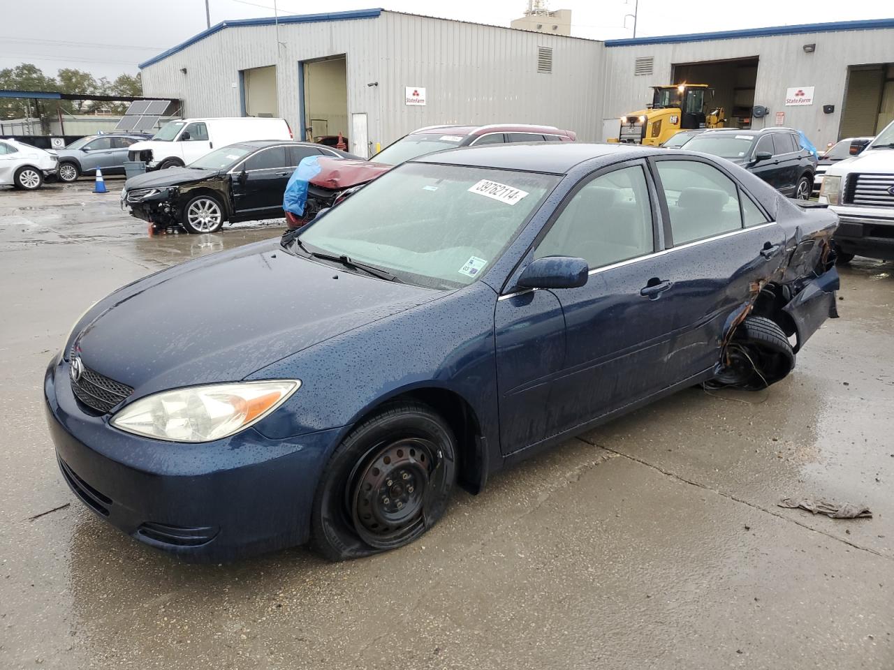 JTDBE32K140272122 2004 Toyota Camry Le