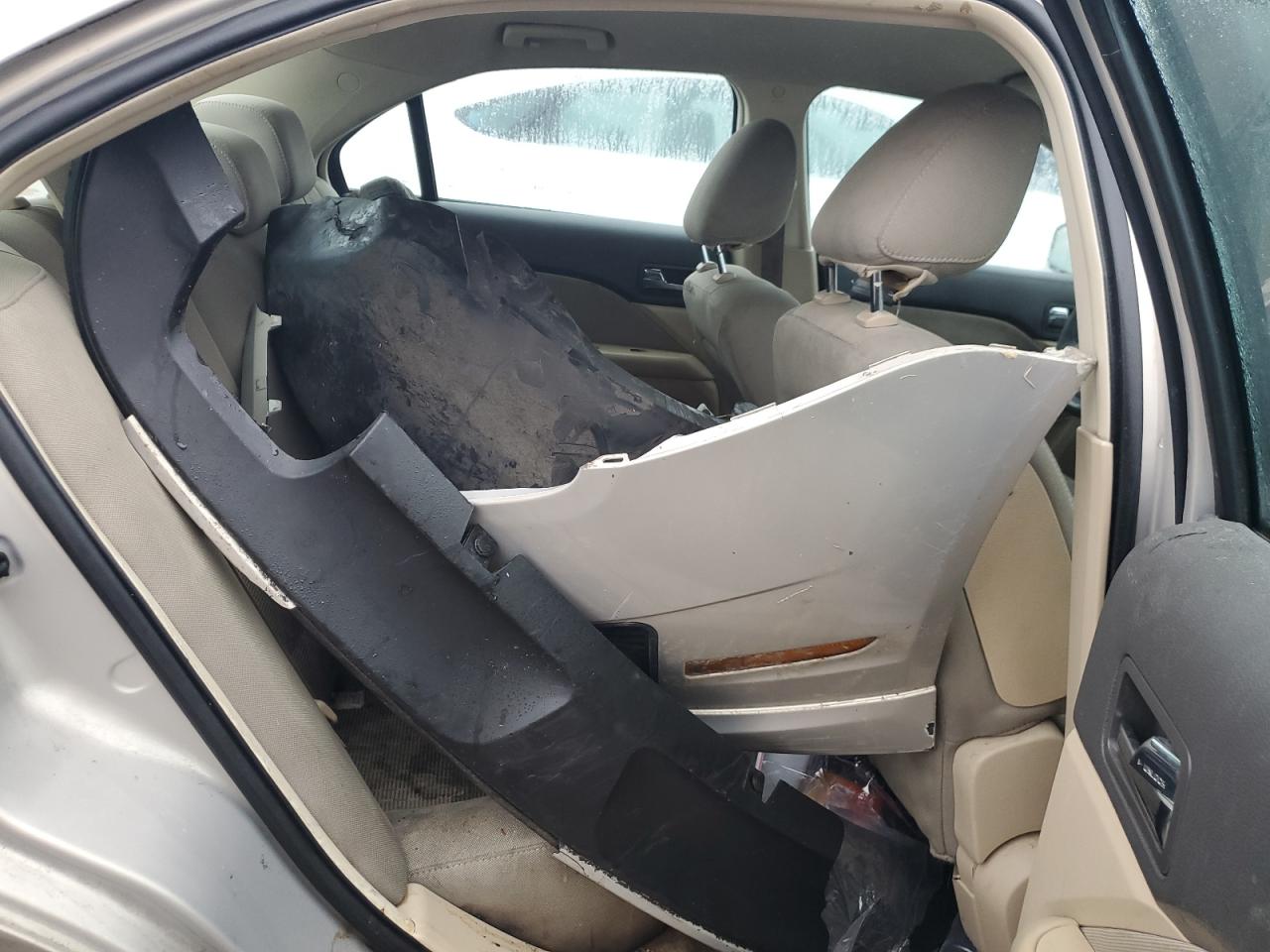 3FAHP0HA0AR213890 2010 Ford Fusion Se