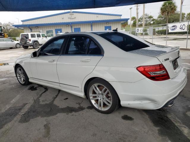 VIN WDDGF8AB9DR294002 2013 Mercedes-Benz C-Class, 3... no.2