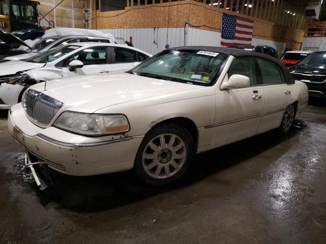 Lot #2441457808 2007 LINCOLN TOWN CAR S salvage car