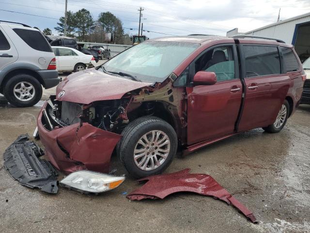 2017 Toyota Sienna XLE