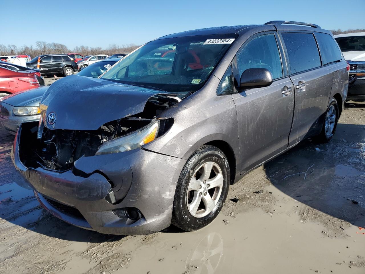 Toyota Sienna 2013 E grade