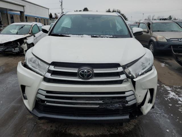 VIN 5TDJZRFH8KS622065 2019 Toyota Highlander, SE no.5