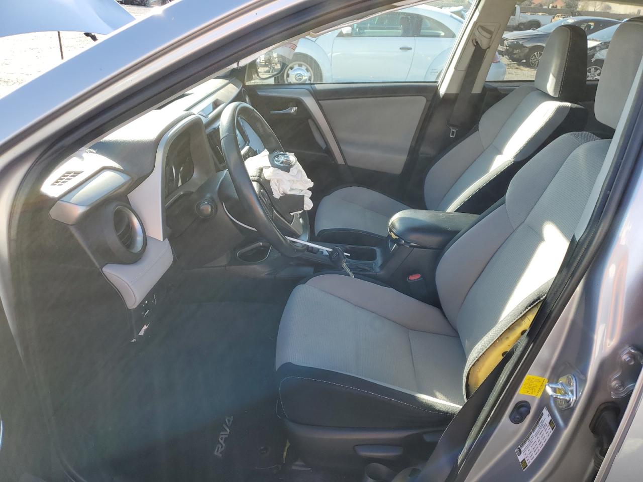 VIN: 2T3WFREV2GW292676 2016 TOYOTA RAV4