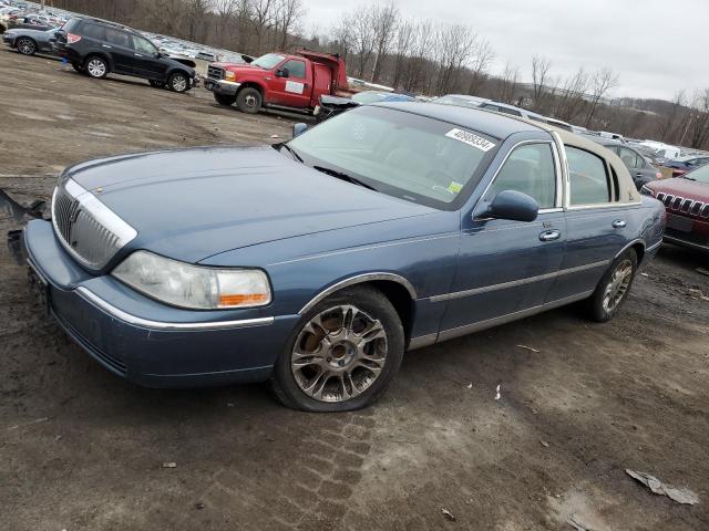 2005 Lincoln Town Car Signature