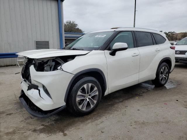 VIN 5TDGZRAH8MS523928 2021 Toyota Highlander, Xle no.1