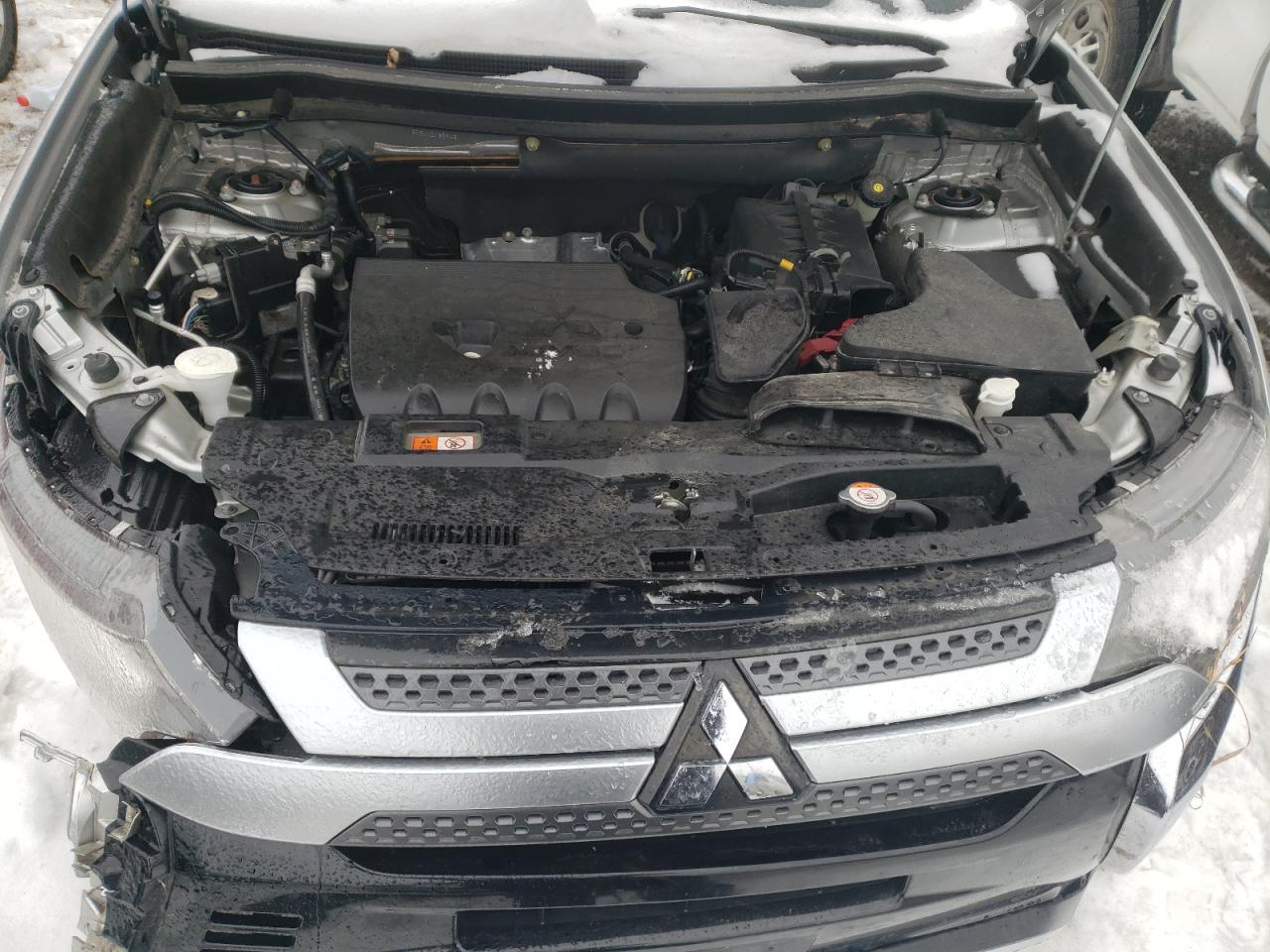 JA4AZ3A34KZ038943 2019 Mitsubishi Outlander Se