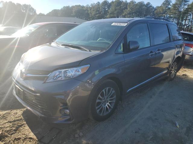 2020 Toyota Sienna XLE