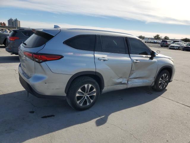 VIN 5TDGZRAH2MS516456 2021 Toyota Highlander, Xle no.3