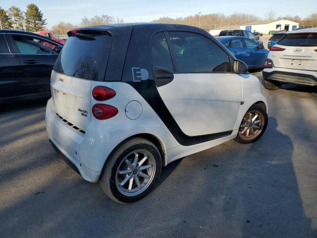 VIN WMEEJ9AA7FK840760 2015 Smart Fortwo no.3