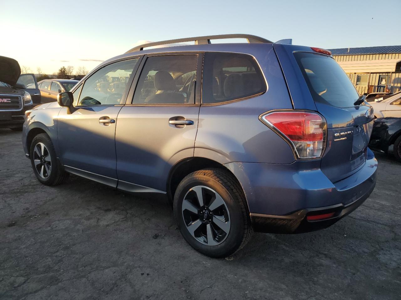 2018 Subaru Forester 2.5I Premium vin: JF2SJAECXJH528745