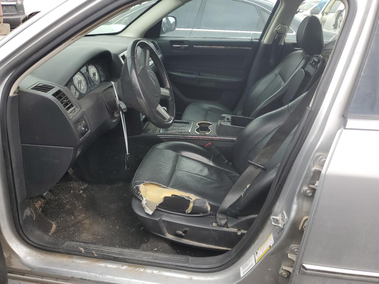 2C3CA5CV9AH327304 2010 Chrysler 300 Touring