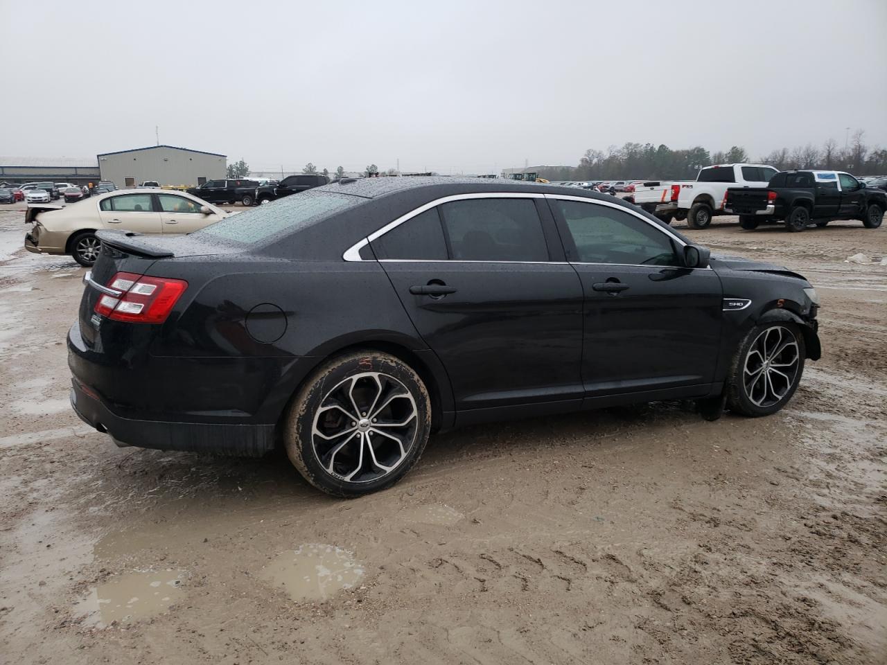 Lot #2428239403 2013 FORD TAURUS SHO