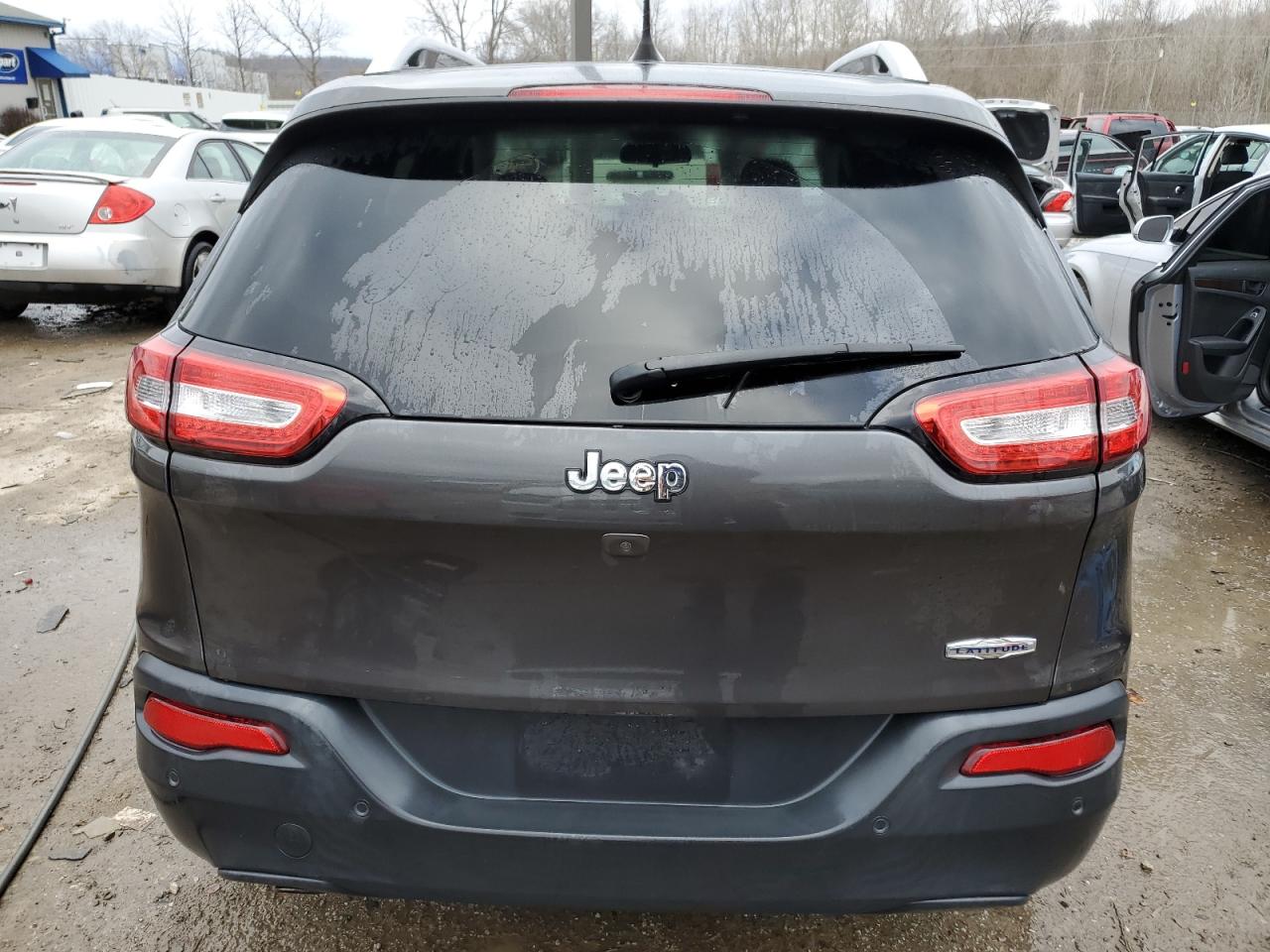 2017 Jeep Cherokee Latitude vin: 1C4PJLCB8HW560139