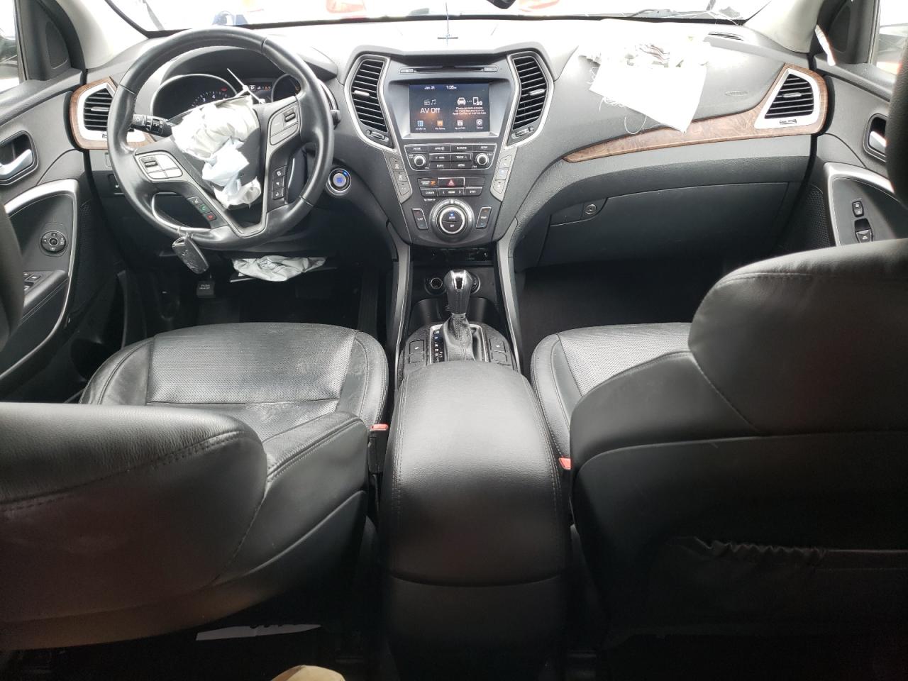 KM8SN4HFXHU215203 2017 Hyundai Santa Fe Se