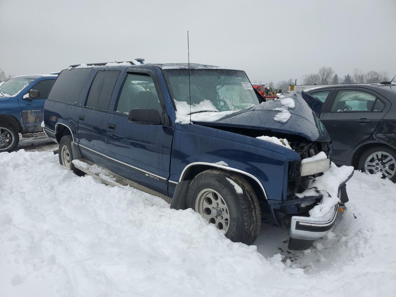 3GNEC16R6XG232687 1999 Chevrolet Suburban C1500