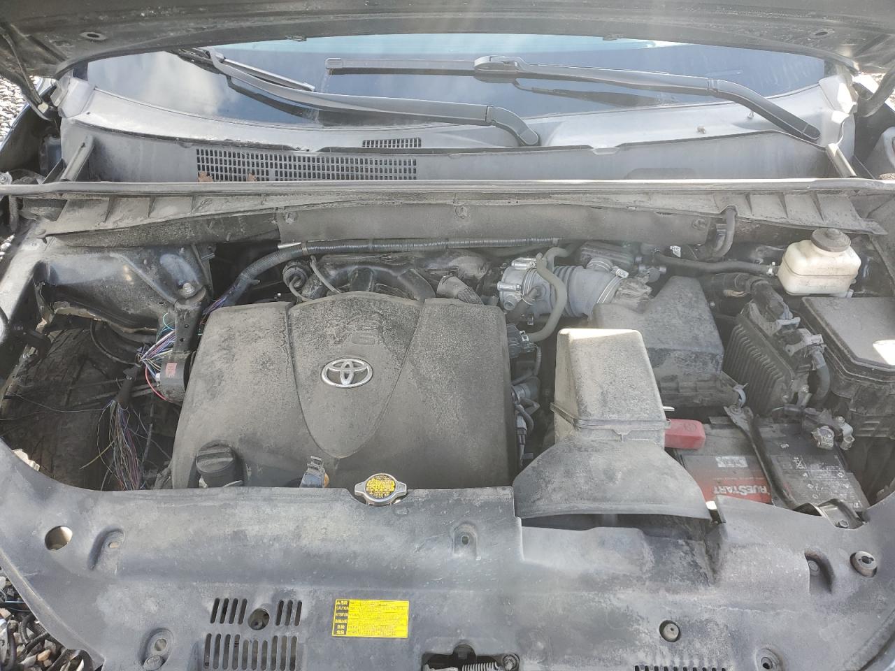 5TDJZRFH0HS389498 2017 Toyota Highlander Se