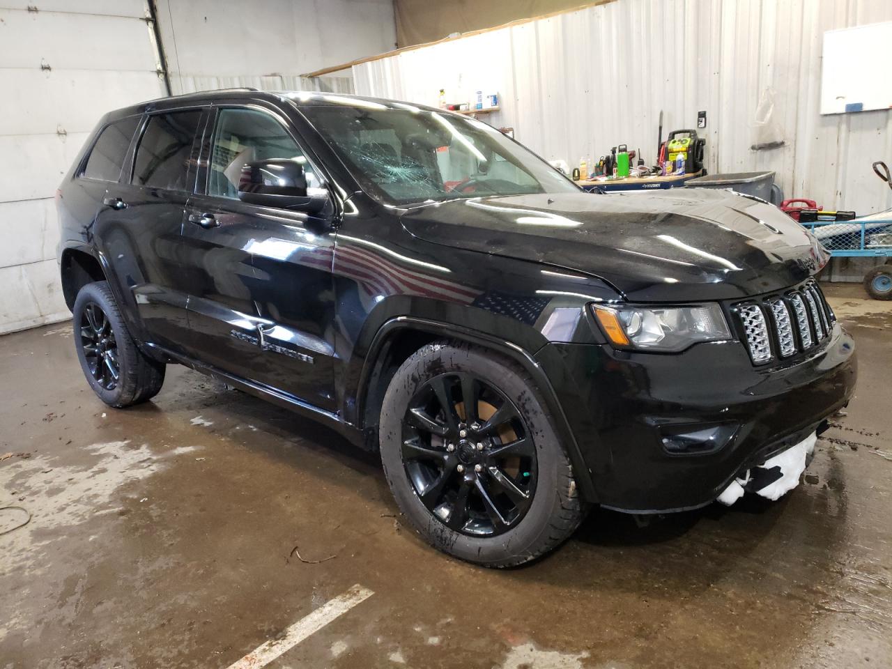 2018 Jeep Grand Cherokee Laredo vin: 1C4RJFAG5JC217806