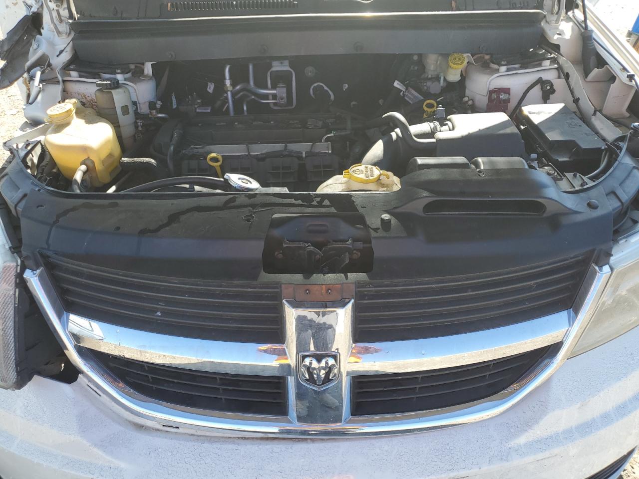 3D4PG4FBXAT183733 2010 Dodge Journey Se