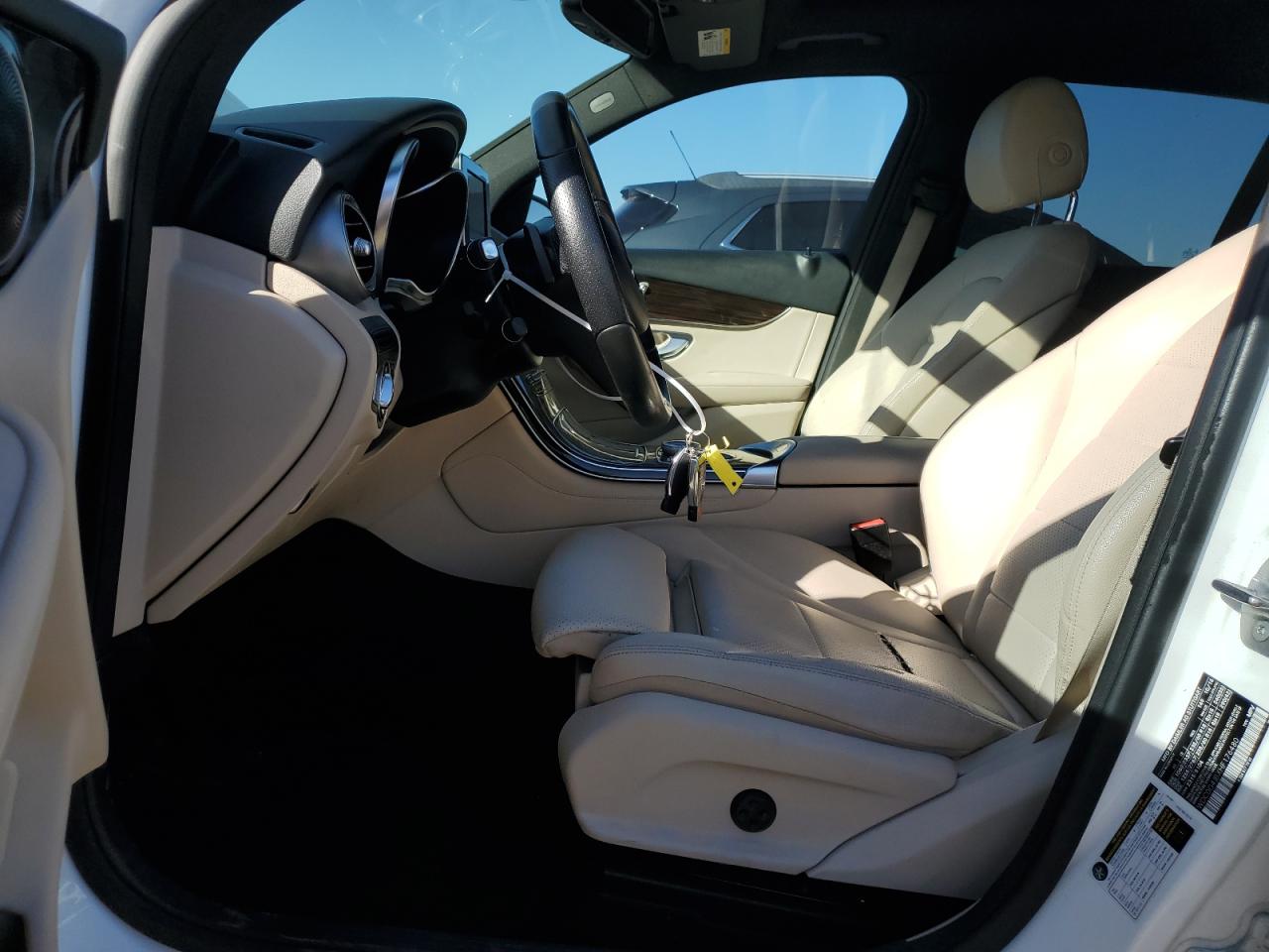 WDC0G4JBXHF176480 2017 Mercedes-Benz Glc 300