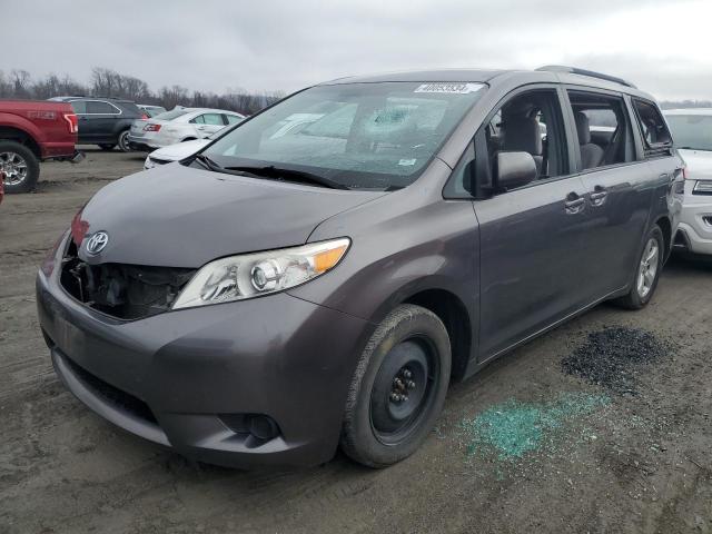 2017 Toyota Sienna LE