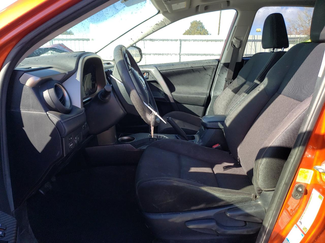 JTMRFREV6FD148198 2015 Toyota Rav4 Xle