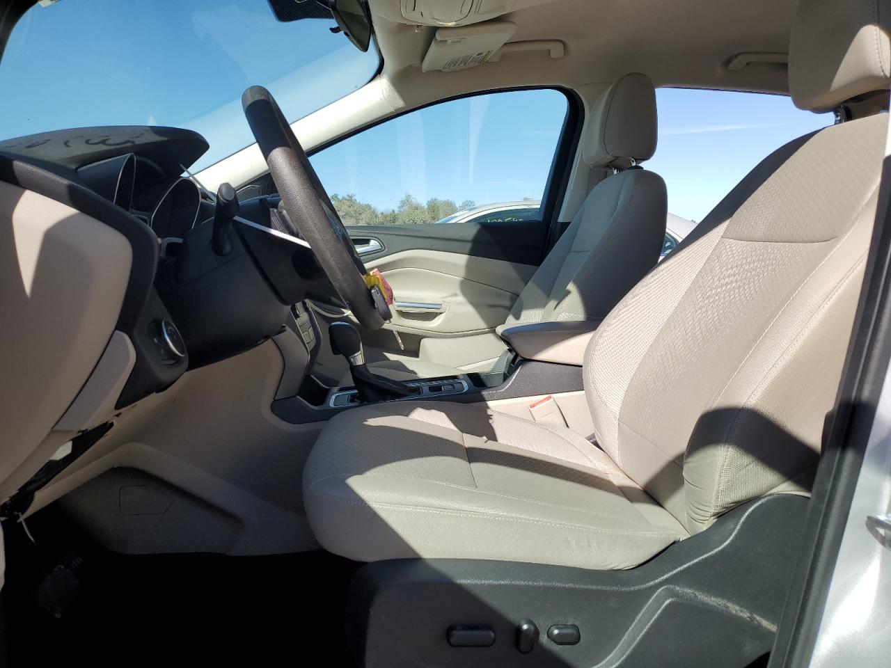 VIN: 1FMCU9G96HUC07549 2017 FORD ESCAPE