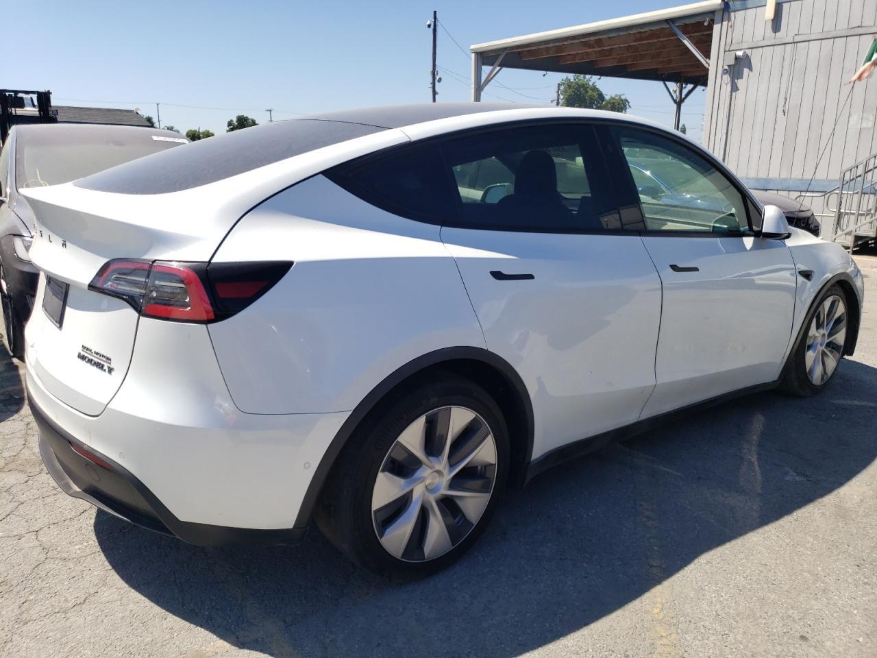 2021 Tesla Model Y vin: 5YJYGDEE5MF072572