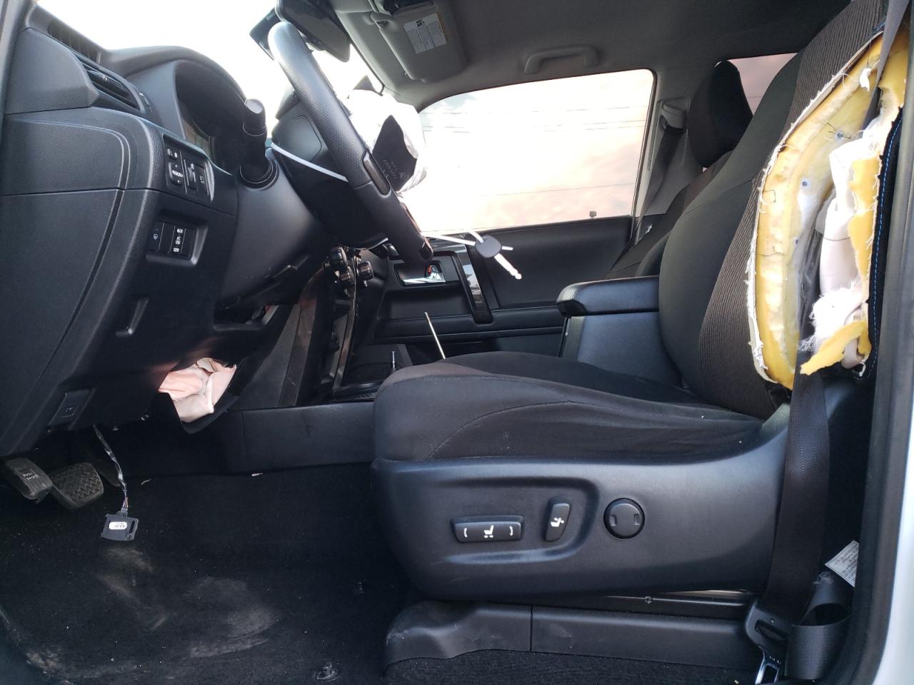 VIN: JTEBU5JR1L5800008 2020 TOYOTA 4RUNNER