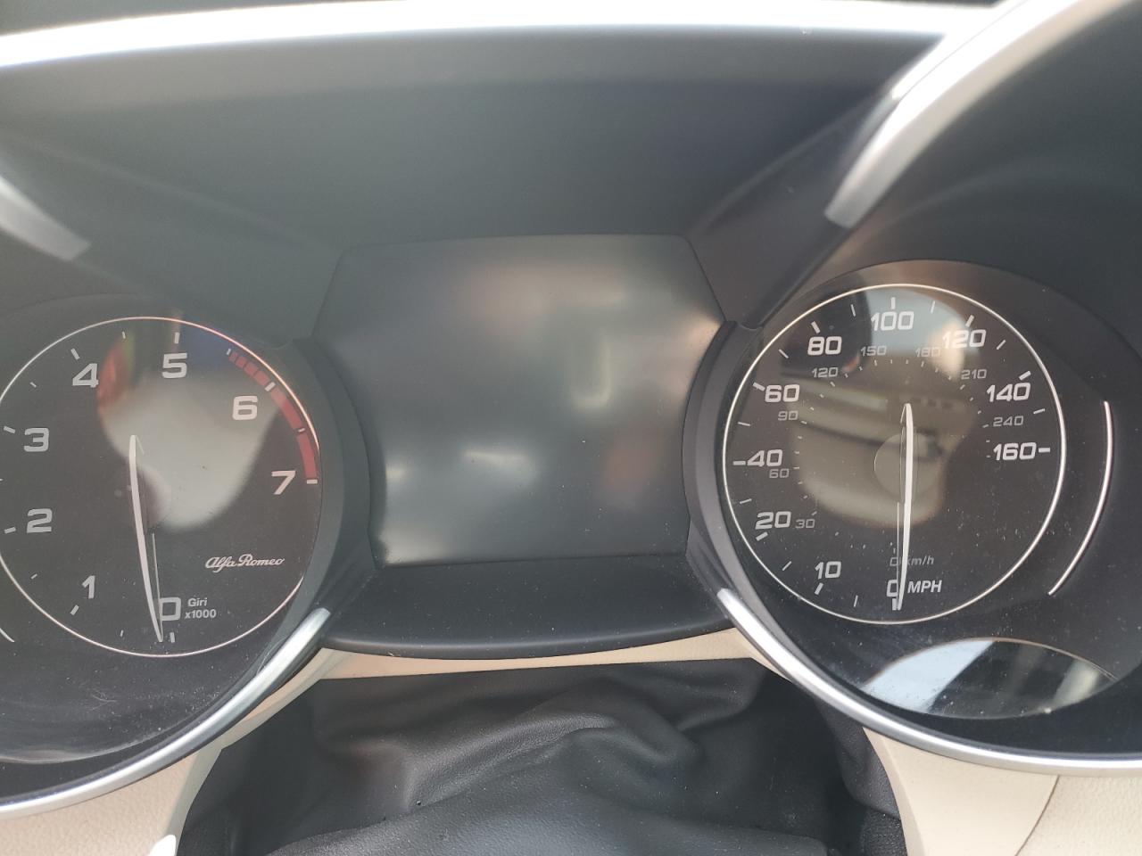 ZARFAEEN5H7547458 2017 Alfa Romeo Giulia Ti Q4