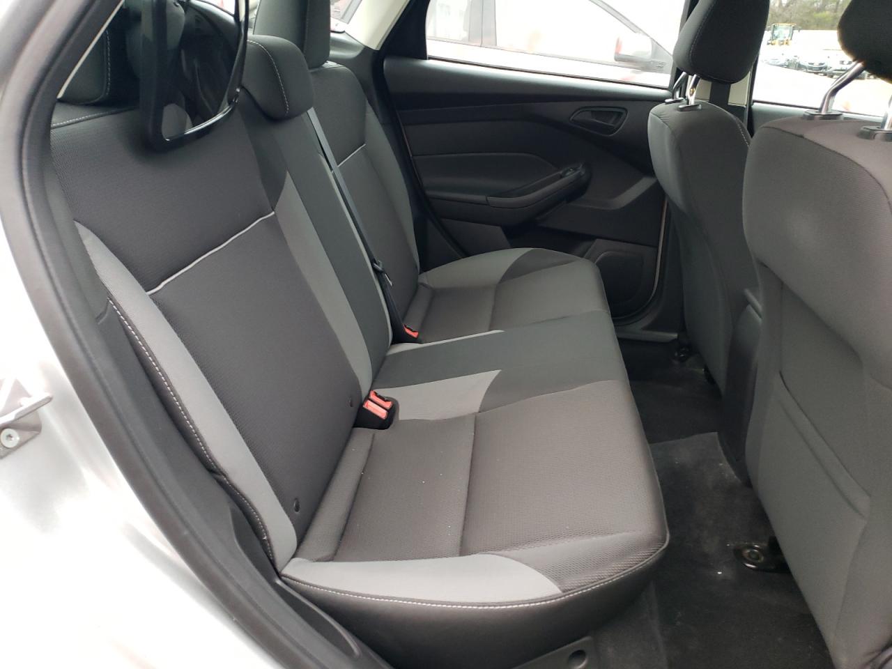 1FAHP3F25CL271041 2012 Ford Focus Se