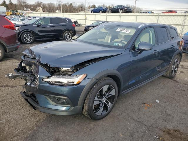 2020 Volvo V60 Cross Country 