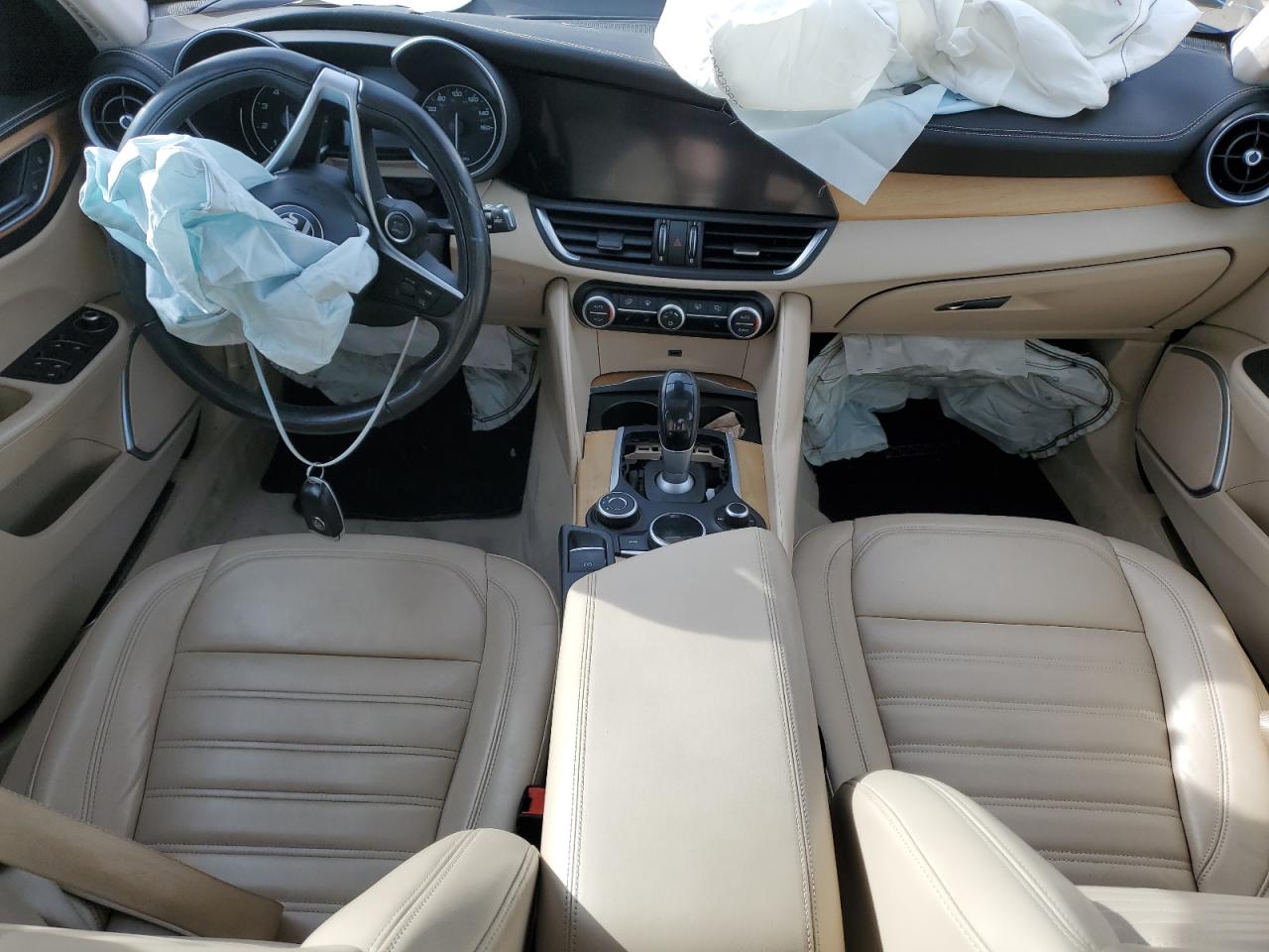 ZARFAEEN5H7547458 2017 Alfa Romeo Giulia Ti Q4