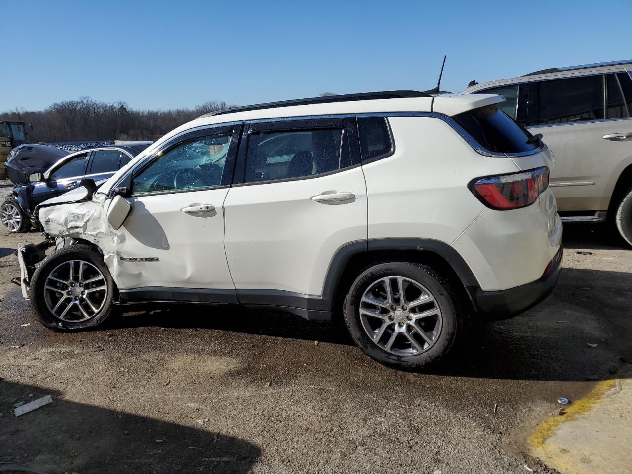 2019 Jeep Compass Latitude vin: 3C4NJCBB0KT636202