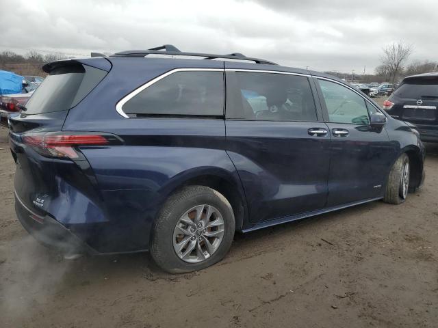 2021 TOYOTA SIENNA XLE - 5TDYRKEC5MS037653