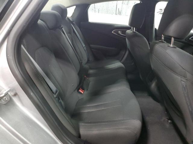 2015 Chrysler 200 - Image 10
