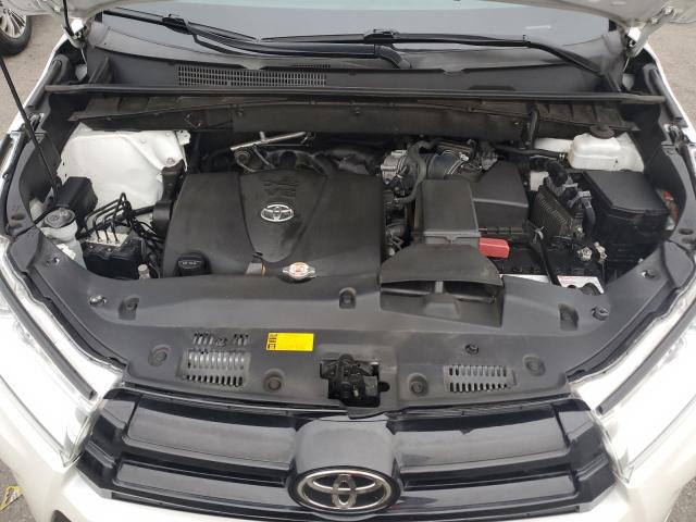 VIN 5TDKZRFH8KS339444 2019 Toyota Highlander, SE no.11