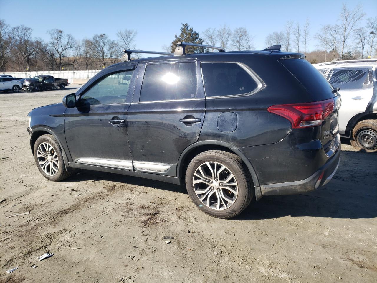 Lot #2461780424 2018 MITSUBISHI OUTLANDER