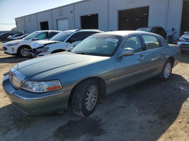 2004 Lincoln Town Car Executive