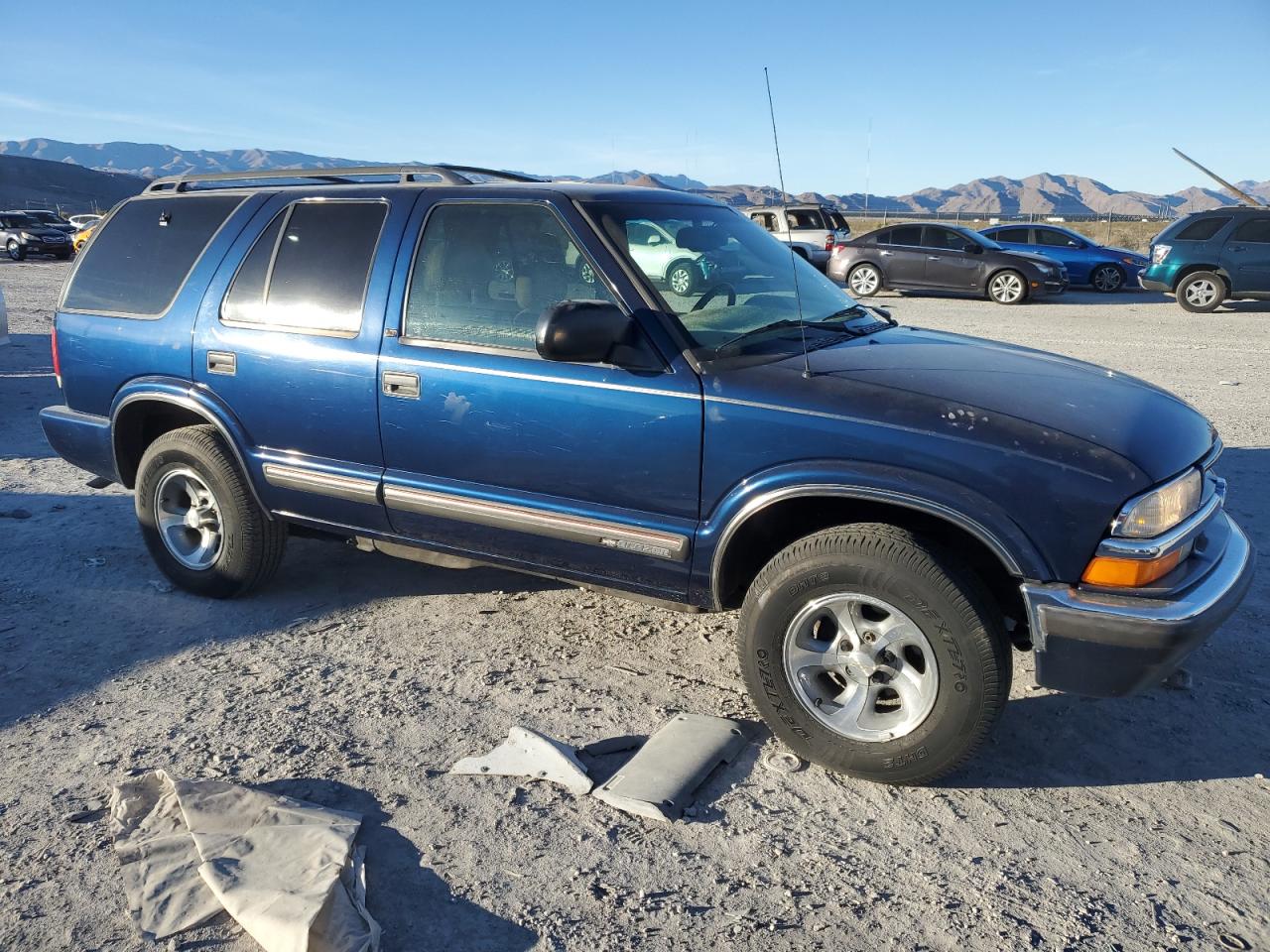 1GNCS13W2Y2357491 2000 Chevrolet Blazer