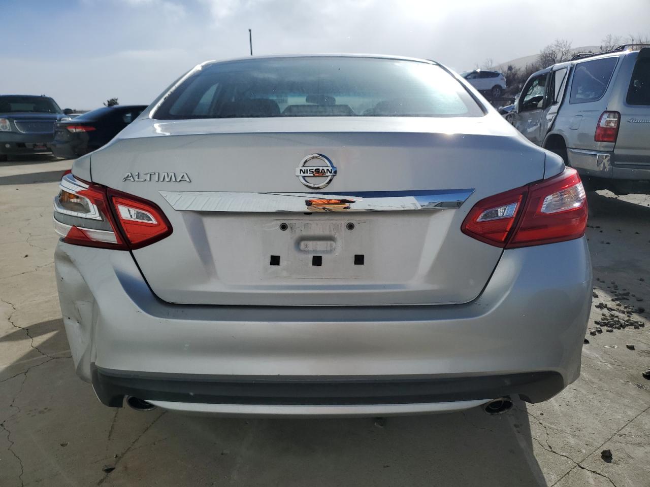 2016 Nissan Altima 2.5 vin: 1N4AL3AP5GN359937