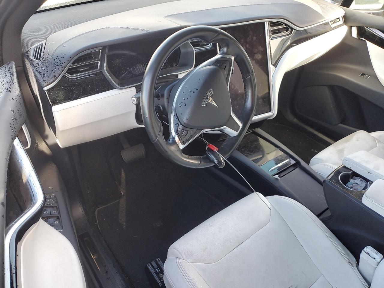 2016 Tesla Model X vin: 5YJXCAE25GF022402