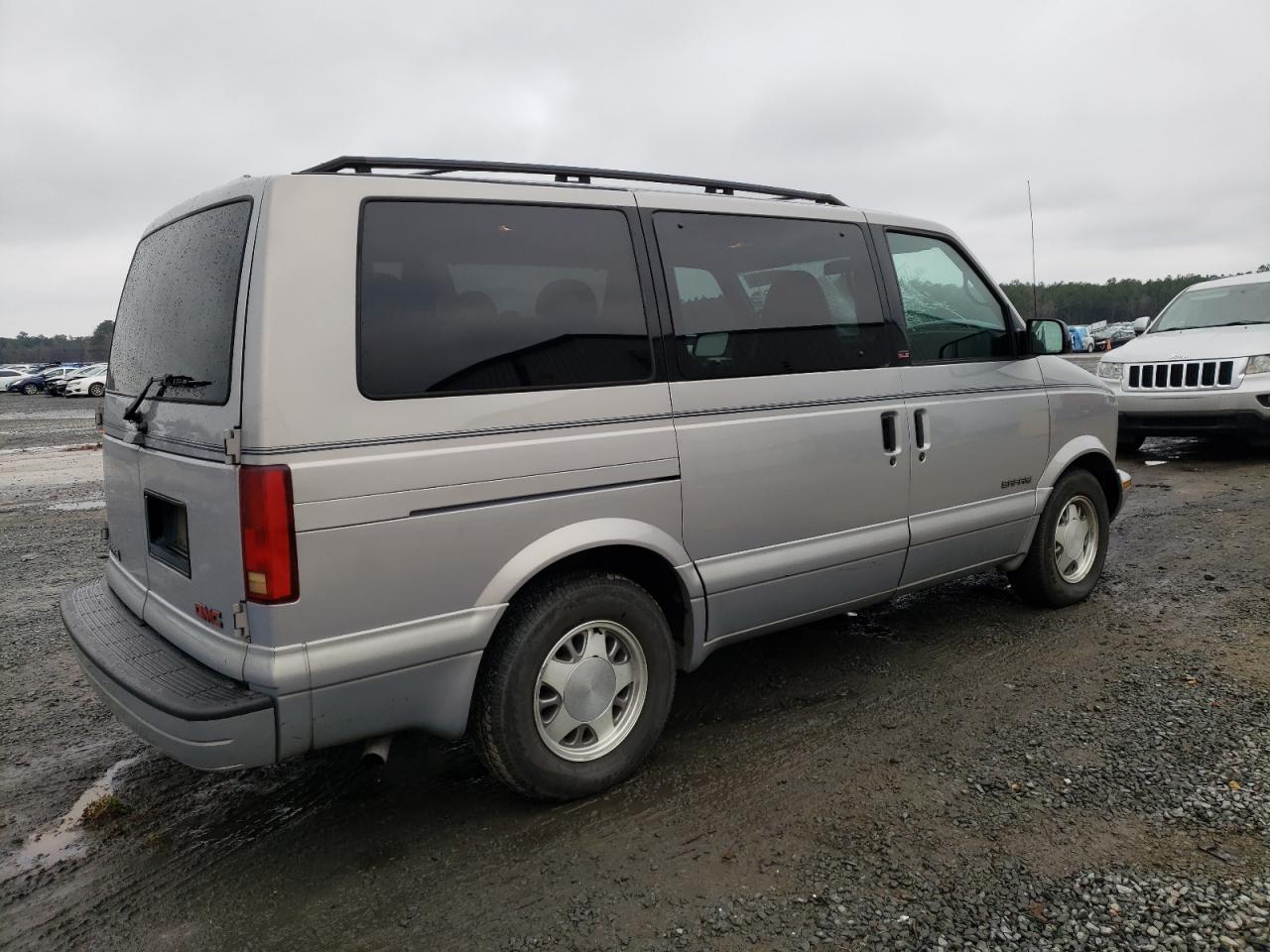 1GKDM19W1YB544224 2000 GMC Safari Xt