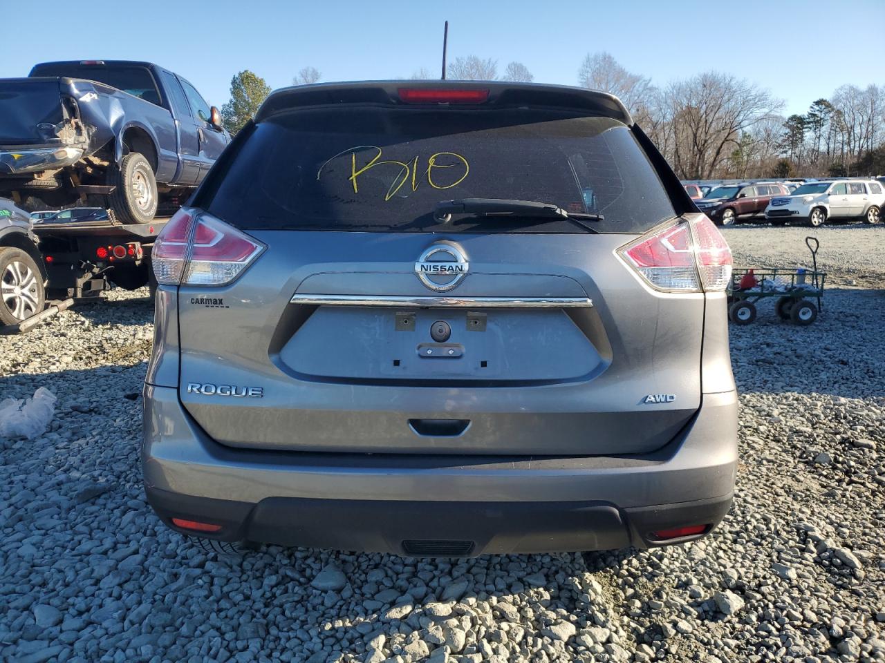 2016 Nissan Rogue S vin: KNMAT2MV2GP660734