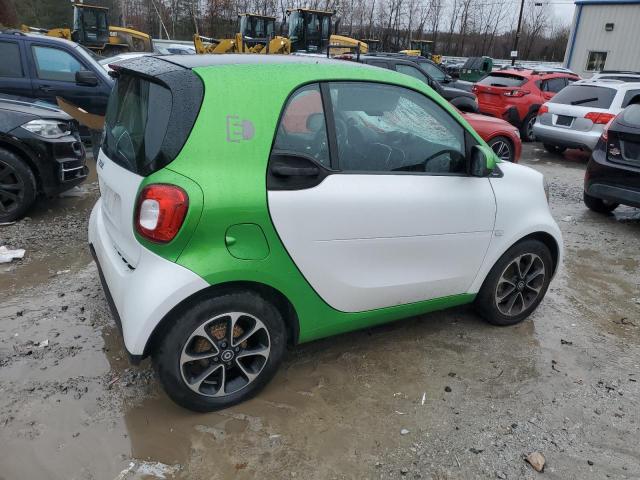 VIN WMEFJ9BA8HK237046 2017 Smart Fortwo no.3